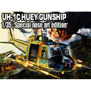 ACADEMY 12701 1/35 美國 UH-1C'休伊'通用直昇機機鼻藝術塗裝式樣/限定版
