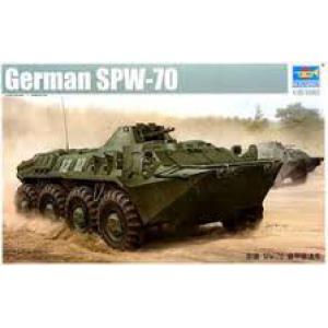 TRUMPETER 01592 1/35 德意志民主共和國.陸軍 SPW-70輪式裝甲車